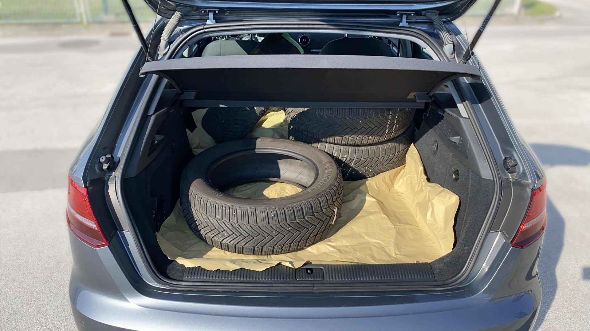 Vehicle gallery image 309