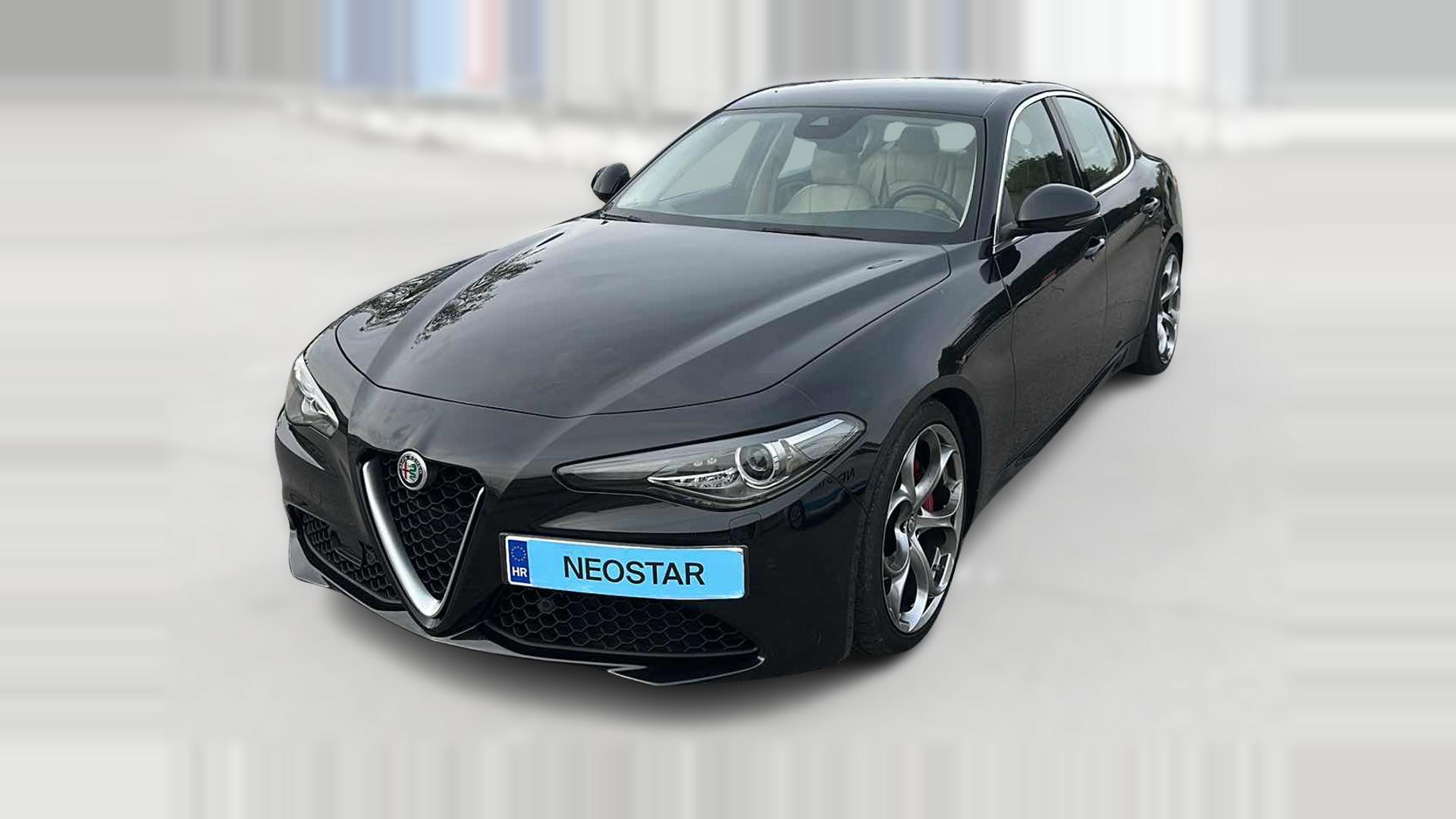 Rabljeni automobil na prodaju iz oglasa 178161 - Alfa Romeo Giulia Giulia 2,0 Turbo 200 Black Tech Aut.