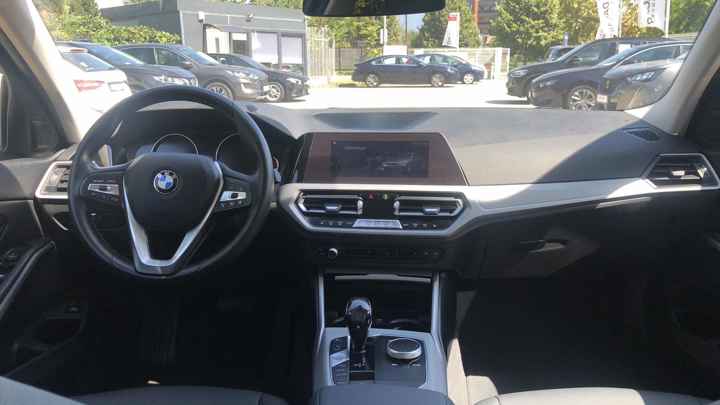 BMW BMW Serija 3 318d SPORT