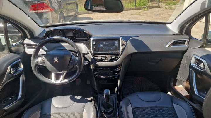 Peugeot 2008 Allure 1,6 BlueHDi