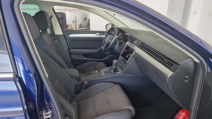 VW Passat 1.5TSI Comfortline DSG 4 vrata