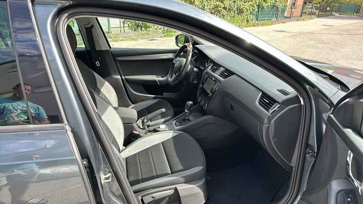 Škoda Octavia Combi 2.0 TDI JOY DSG 5 vrata