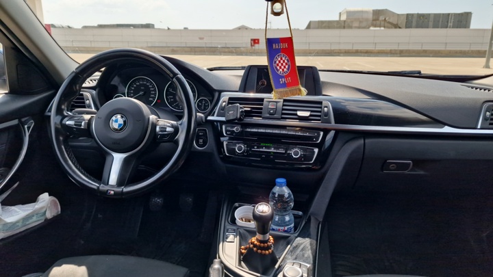 BMW 318d Touring Advantage