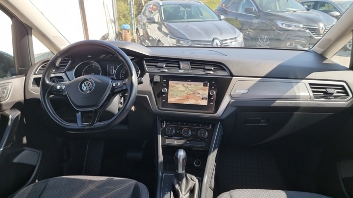 VW Touran 2,0 TDI BMT R-Line DSG