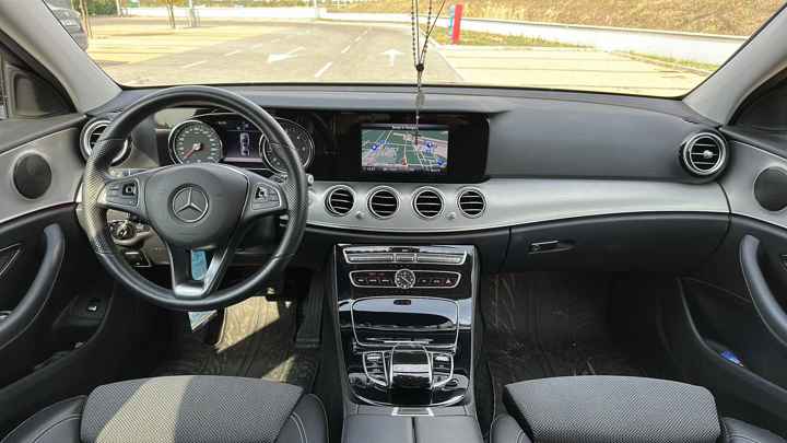 Mercedes-Benz E 220 d Aut.