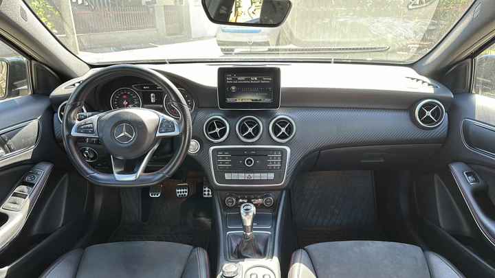 Mercedes-Benz A 200 d AMG Line