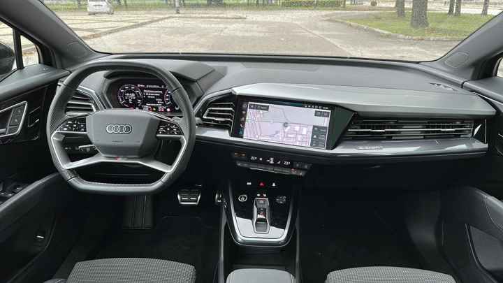 Audi 	 Q4 Sportback 50 e-tron quattro