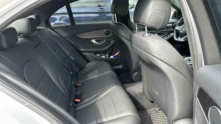 Mercedes-Benz C220 d AMG line