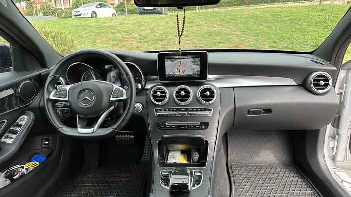 Mercedes-Benz C220 d AMG line