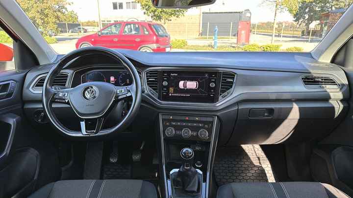 VW T-Roc 1,6 TDI 5 vrata