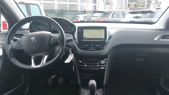 Peugeot 2008 1,2 PureTech 110 Allure