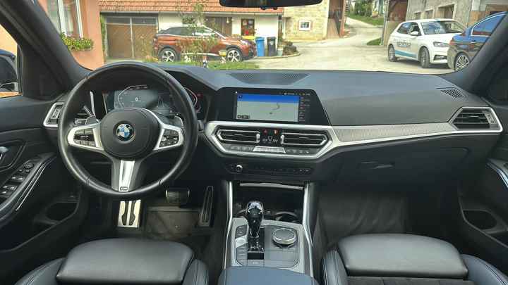 BMW 320d Xdrive M Performance paket 4vrata