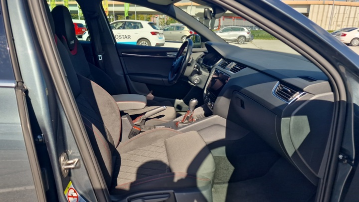 Škoda Octavia Combi 2,0 TDI RS DSG