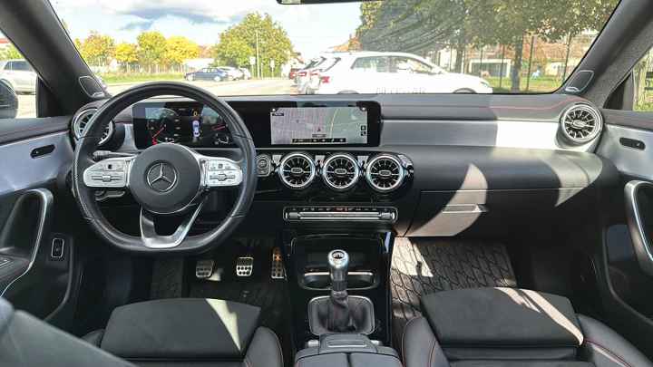 Mercedes-Benz CLA 200 AMG Line