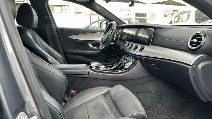 Mercedes-Benz E 220 d T AMG Line Aut.