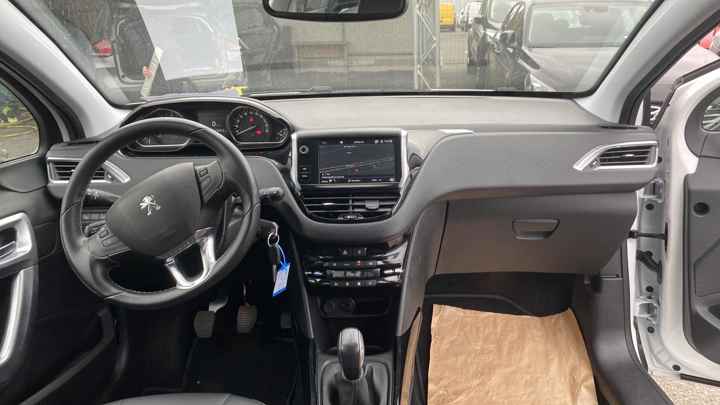 Peugeot 2008 Crossover 1,5 BlueHDI Allure 5 vrata