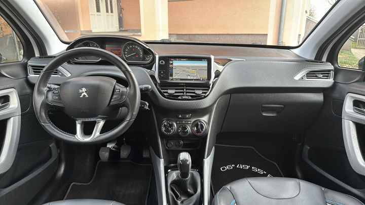 Peugeot 2008 1.2 Urbancross