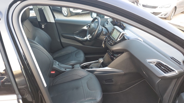 Peugeot 2008 1.2 Aut. 5 vrata 