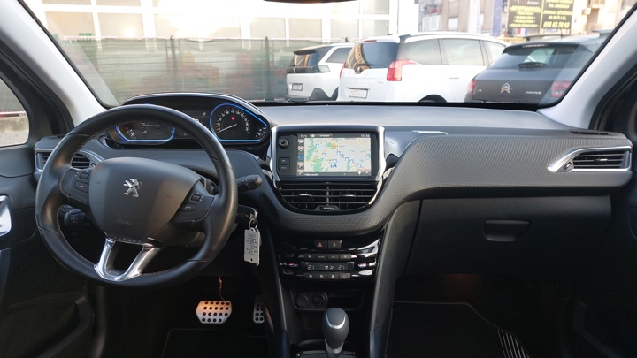 Peugeot 2008 1.2 Aut. 5 vrata 