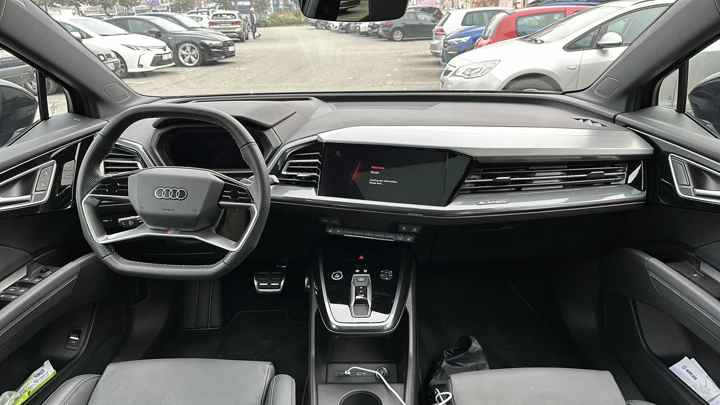 Audi 	 Q4 Sportback 50 e-tron quattro