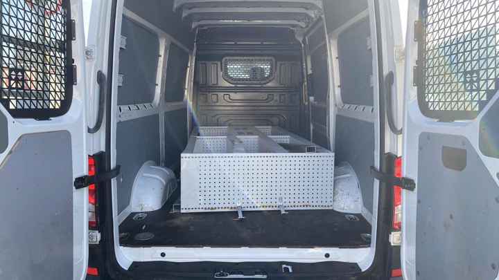 VW Crafter Furgon 35 2,0 TDI L3H3 Stražnji pogon