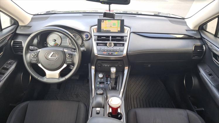 Lexus NX 300h 