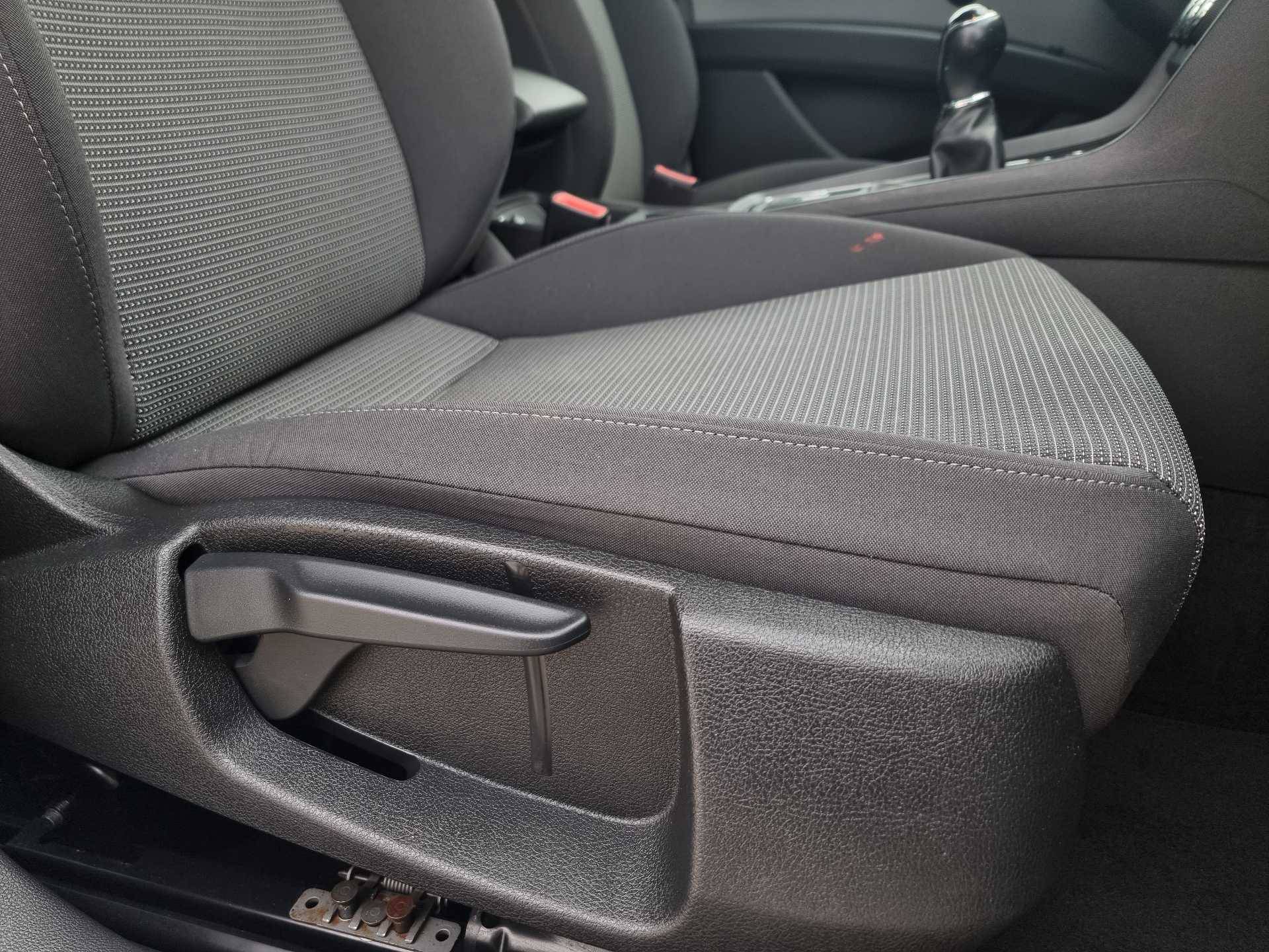 Height adjustable seats