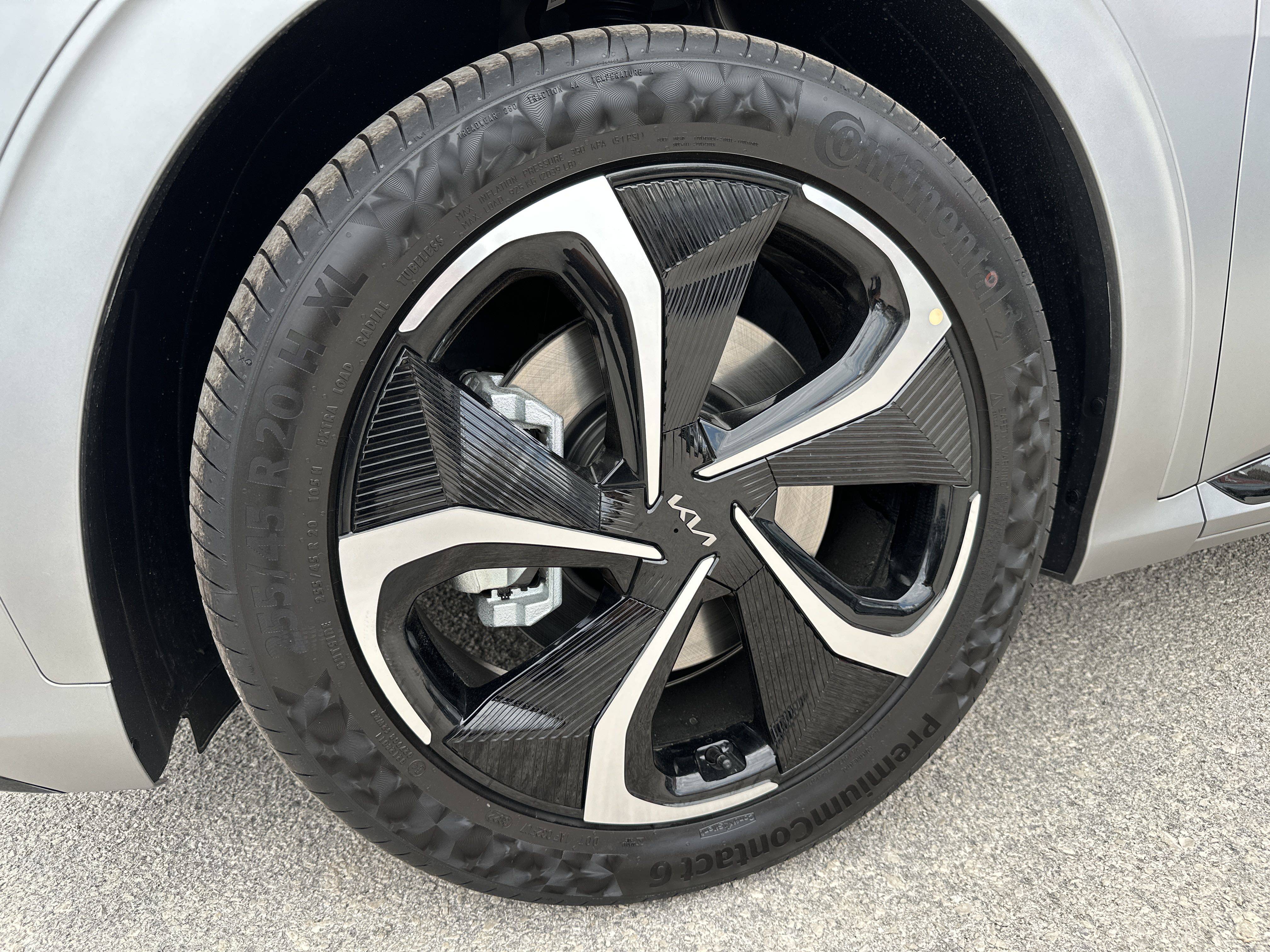 Alloy wheels