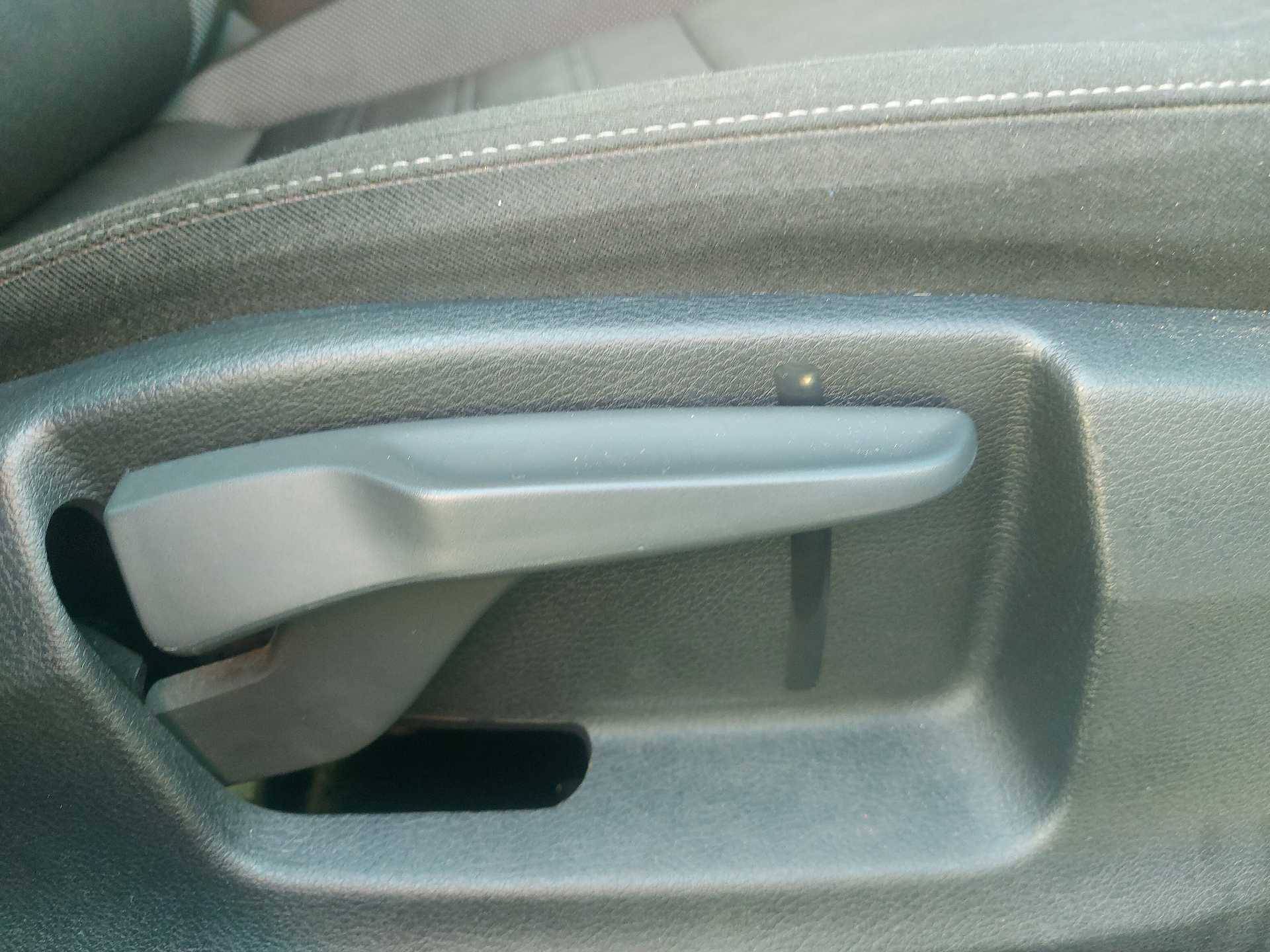 Height adjustable seats