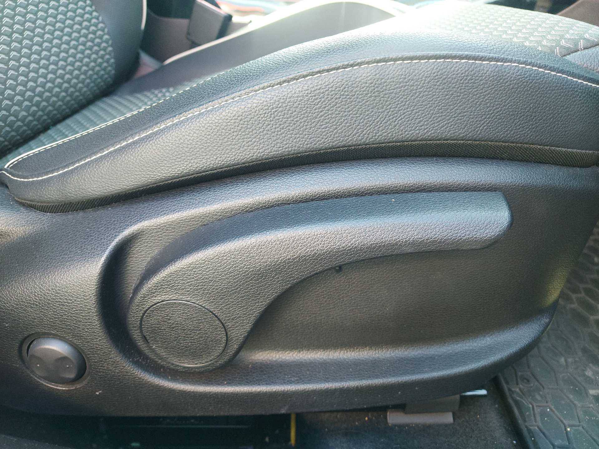 Height adjustable seats