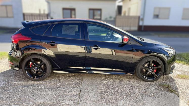 Ford Focus 1,5 TDCi ST Line Red&Black Edition