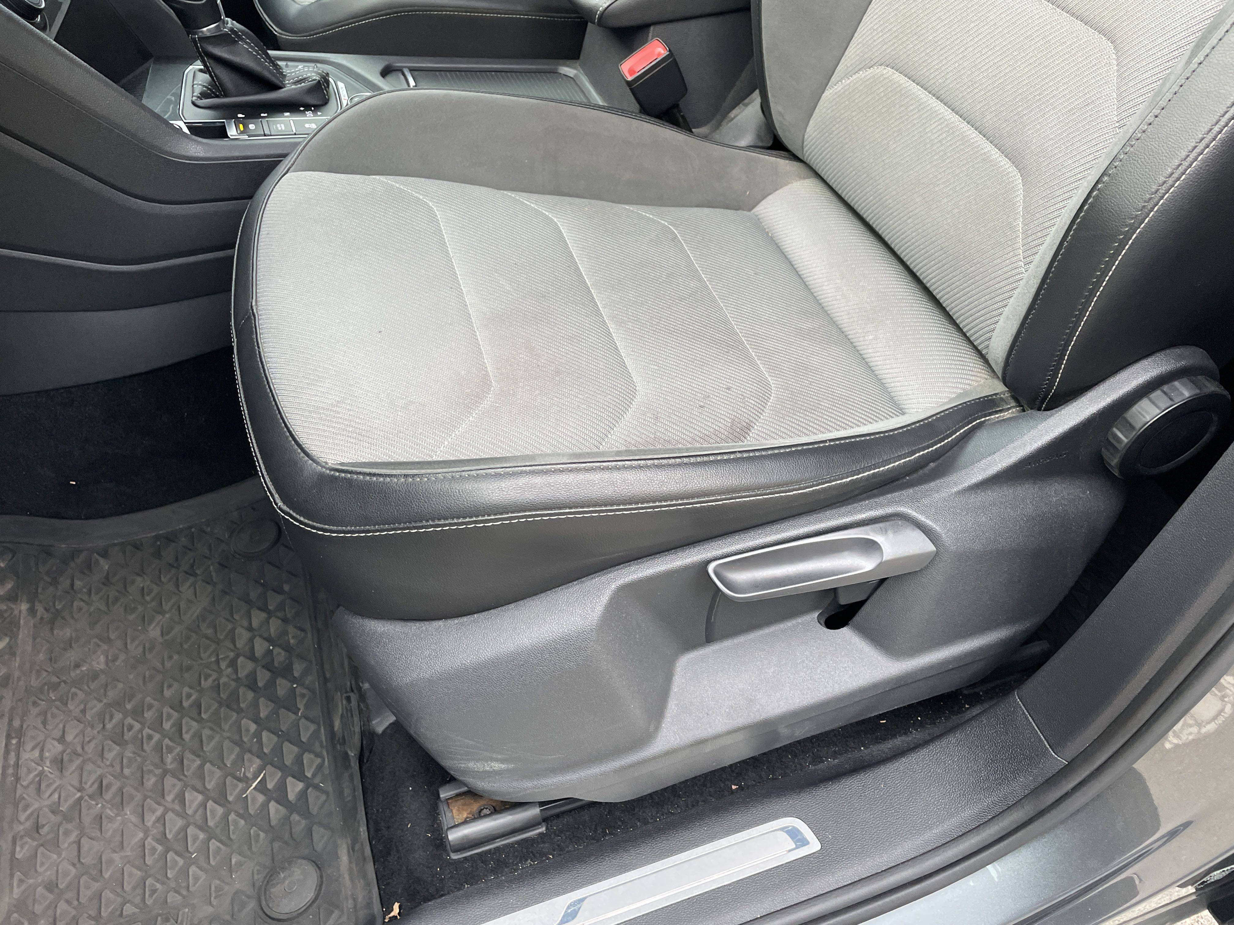 Height adjustable seats