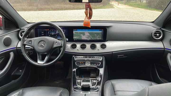 Mercedes-Benz E 220d