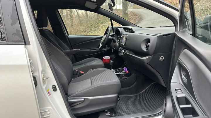 Toyota Toyota Yaris 1.5 H Hybrid Automatic