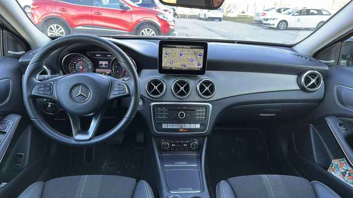 Mercedes-Benz GLA 200 Night Star