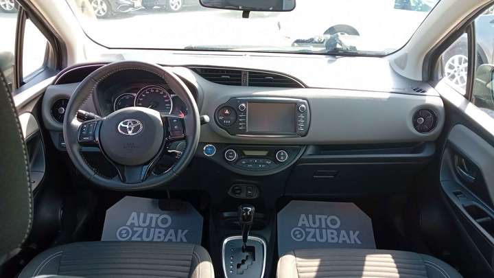 Toyota Yaris Hybrid France