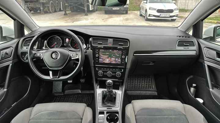 VW Golf 1,5 TSI EVO R-Line