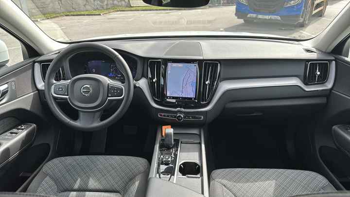 Volvo XC60 B4 Momentum pro