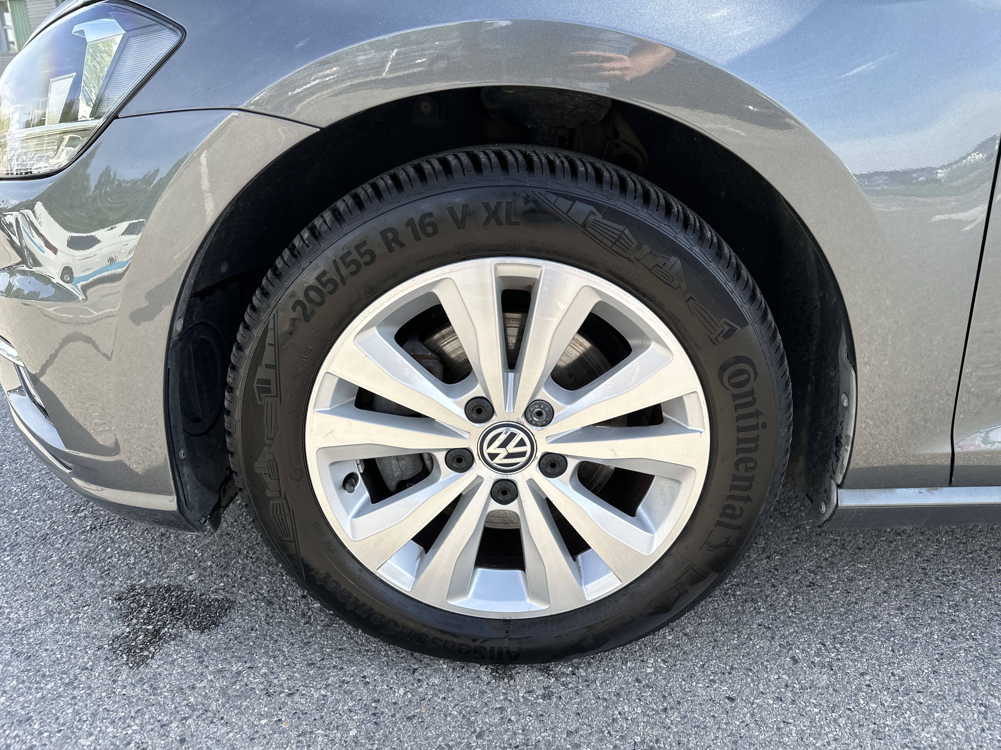 Alloy wheels
