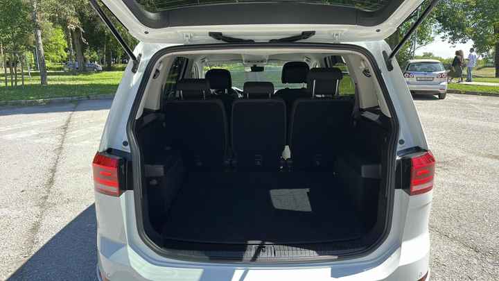 VW Touran 2,0 TDI BMT R-Line DSG