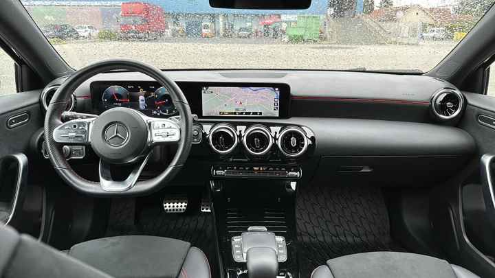 Mercedes-Benz A200 AMG Line 5 vrata