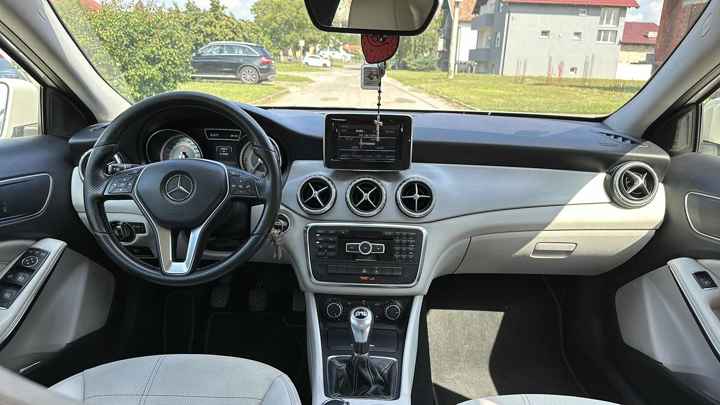 Mercedes-Benz GLA 180 d Urban