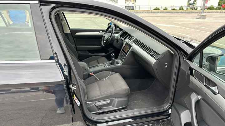 VW Passat 2,0 TDI Connect 4 vrata