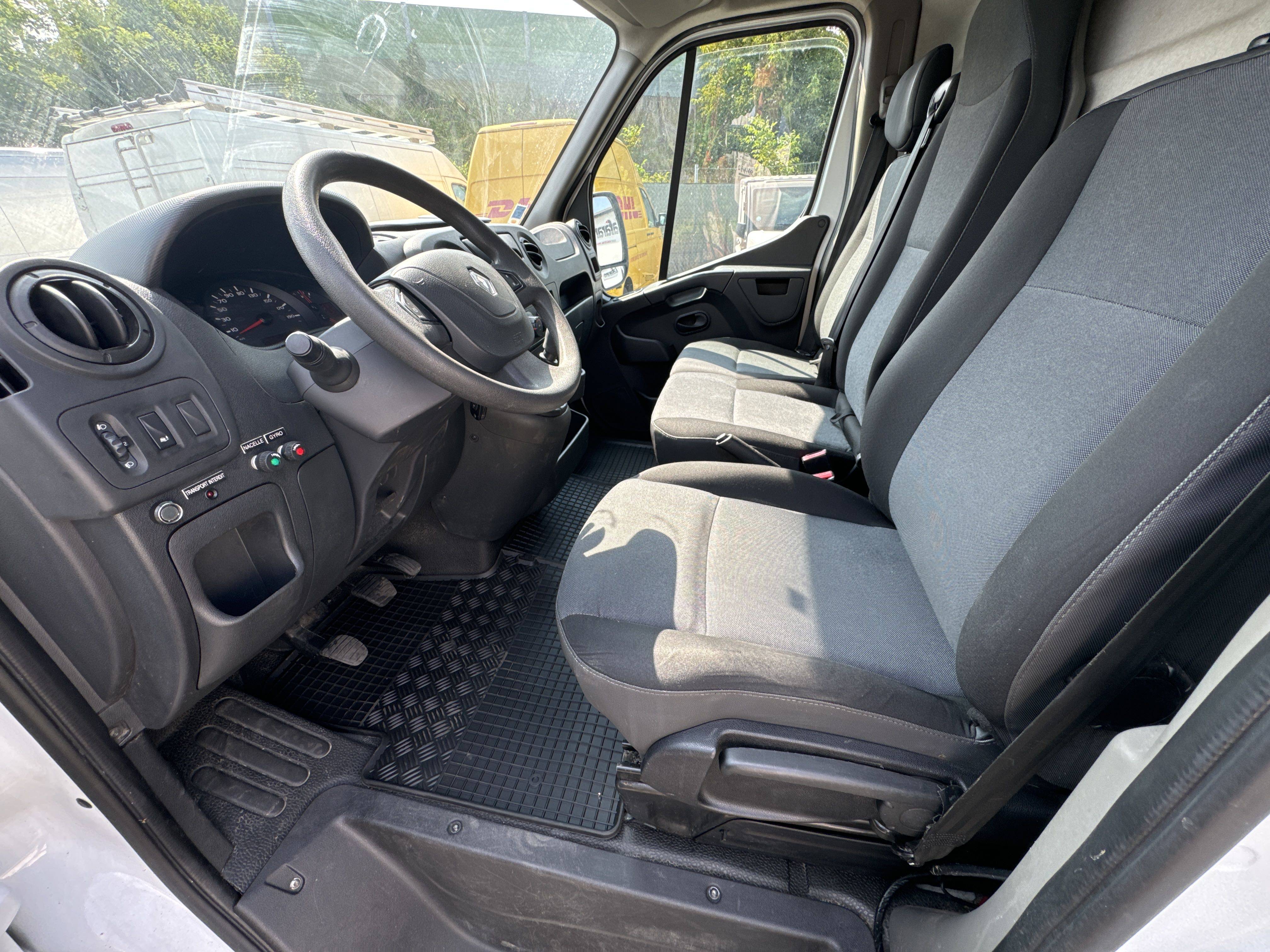 Height adjustable seats