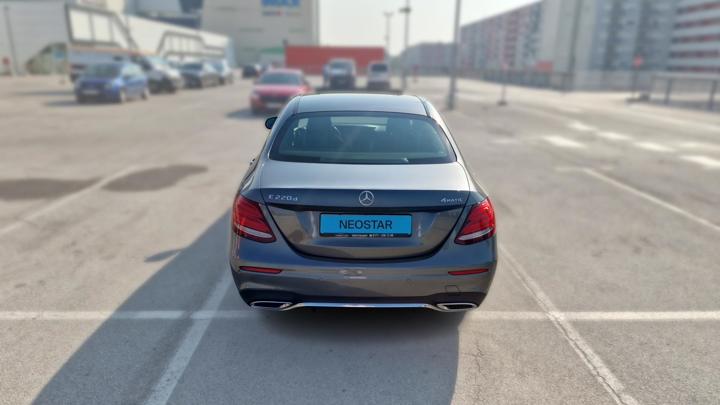 Mercedes-Benz Merceder E220 4 Matic