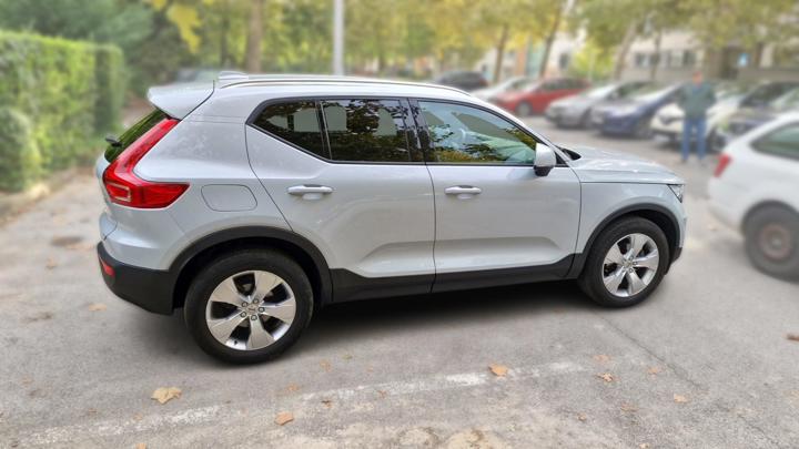 Volvo XC40 T3 MOMENTUM PRO