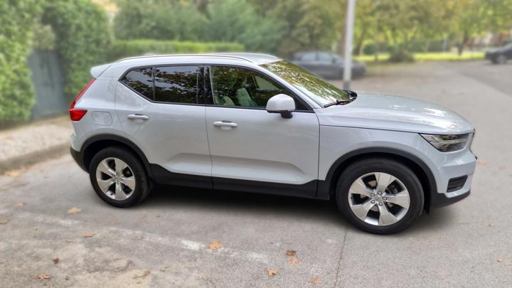 Volvo XC40 T3 MOMENTUM PRO