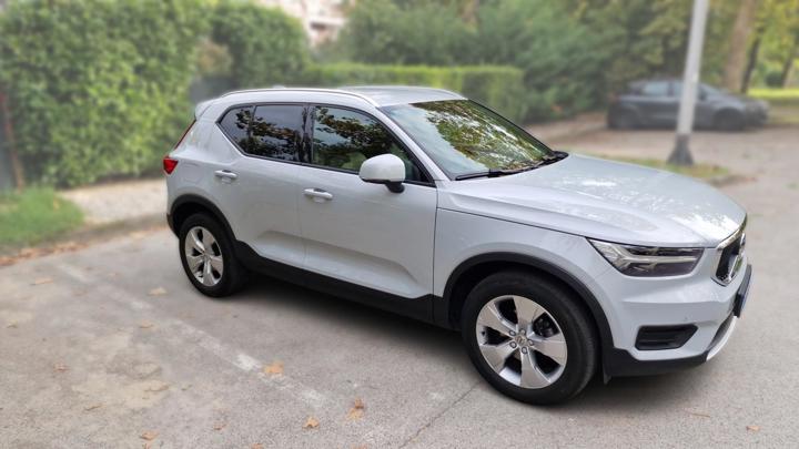 Volvo XC40 T3 MOMENTUM PRO