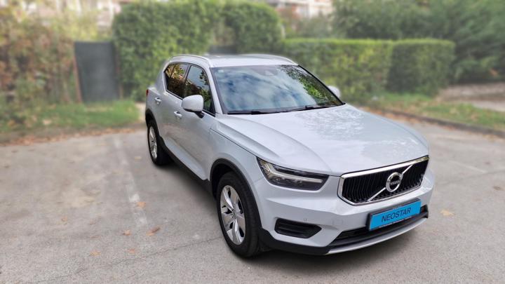 Volvo XC40 T3 MOMENTUM PRO