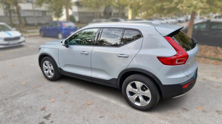 Volvo XC40 T3 MOMENTUM PRO